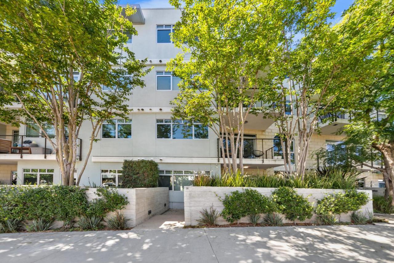 Fairfax District Chic City Oasis 2 Bedroom Apt With Den 136 ロサンゼルス エクステリア 写真