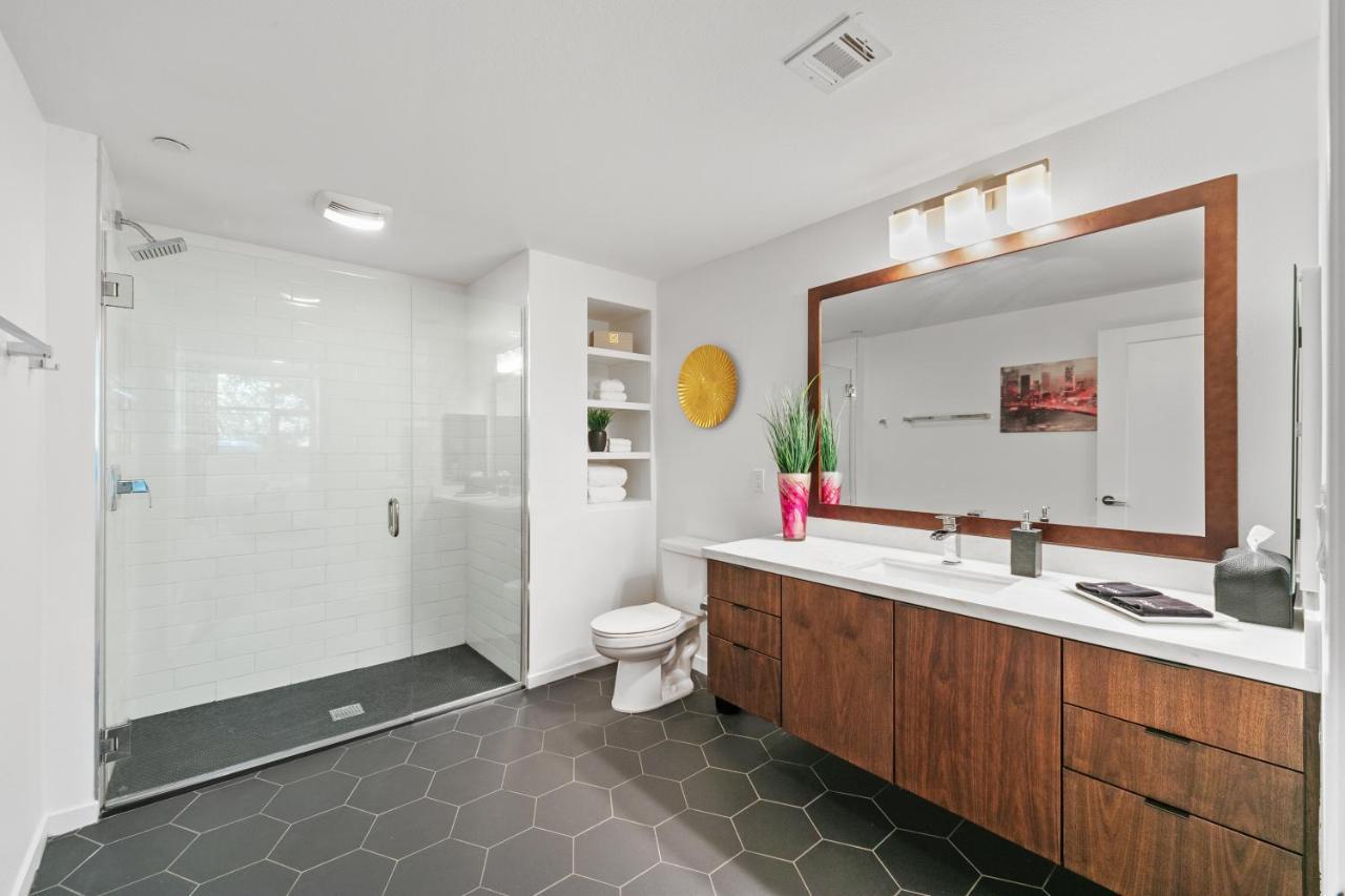 Fairfax District Chic City Oasis 2 Bedroom Apt With Den 136 ロサンゼルス エクステリア 写真