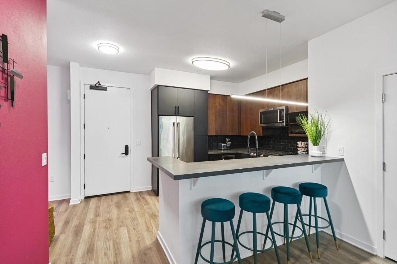 Fairfax District Chic City Oasis 2 Bedroom Apt With Den 136 ロサンゼルス エクステリア 写真